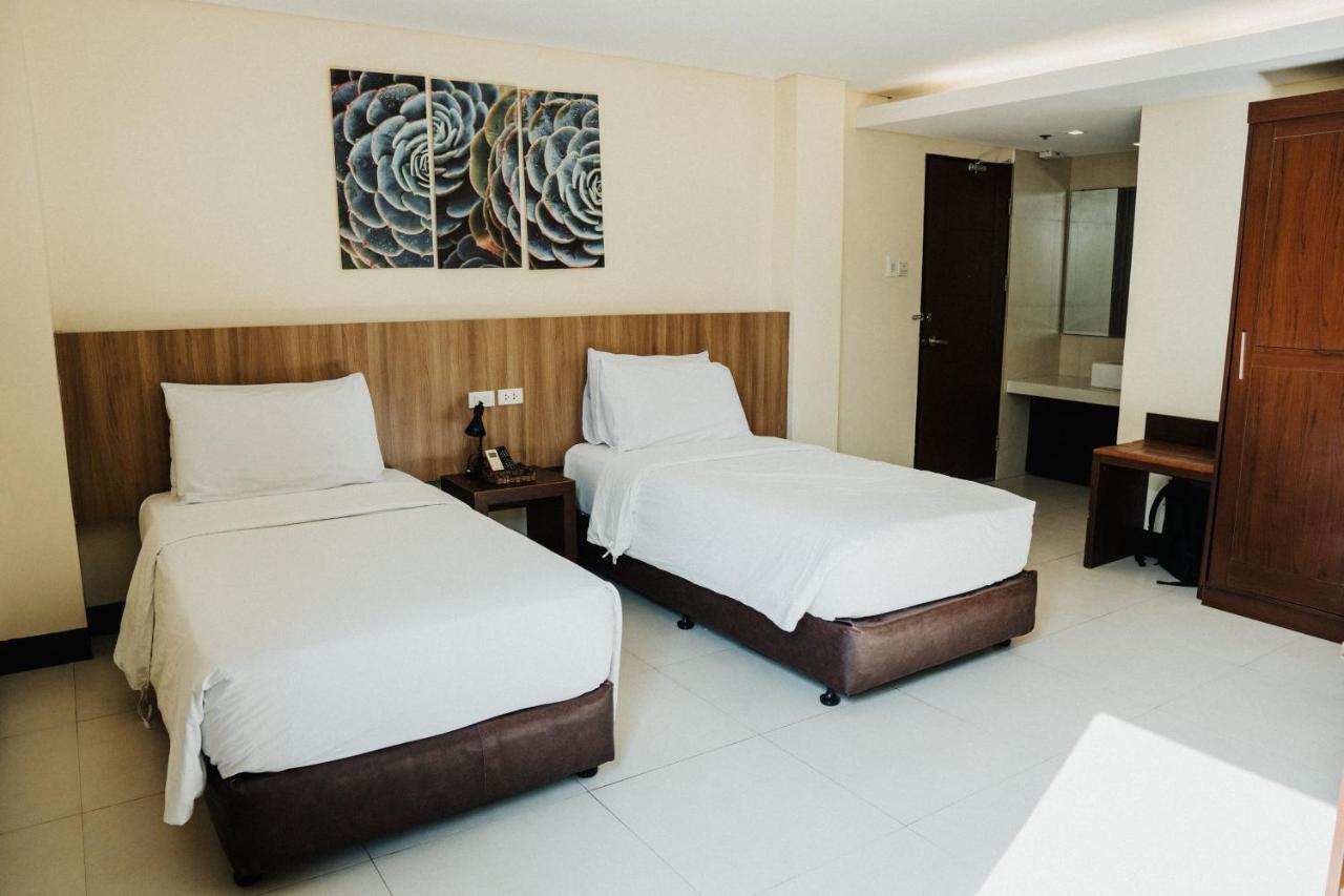 Ocean Suites Bohol Boutique Hotel Tagbilaran Dış mekan fotoğraf